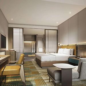 Upper Floors King Room